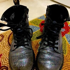 Dr. Martens Youth Delaney Sparkle Boots Girls 12